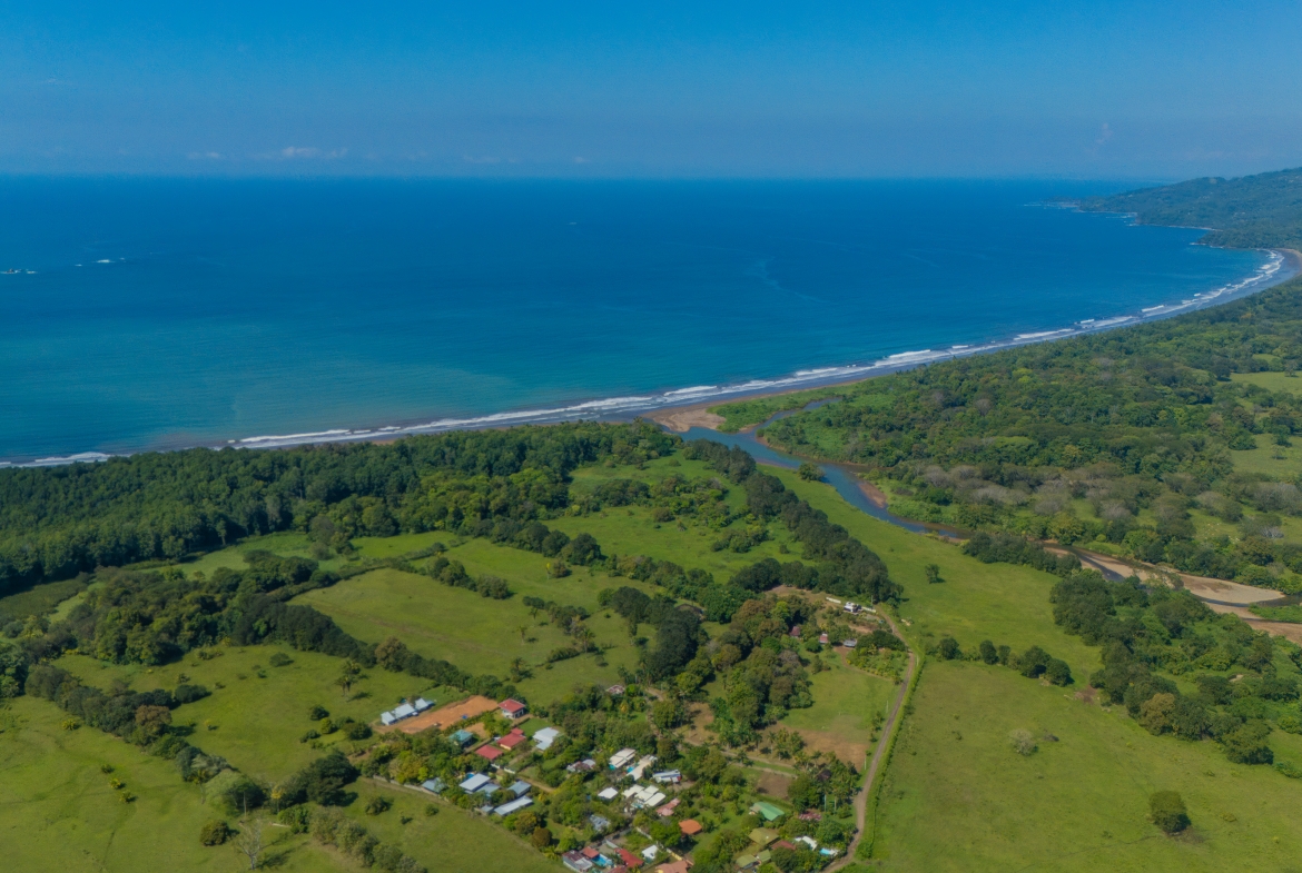 Apartments within Walking Distance to the Beach In Uvita – 0.21 Acres