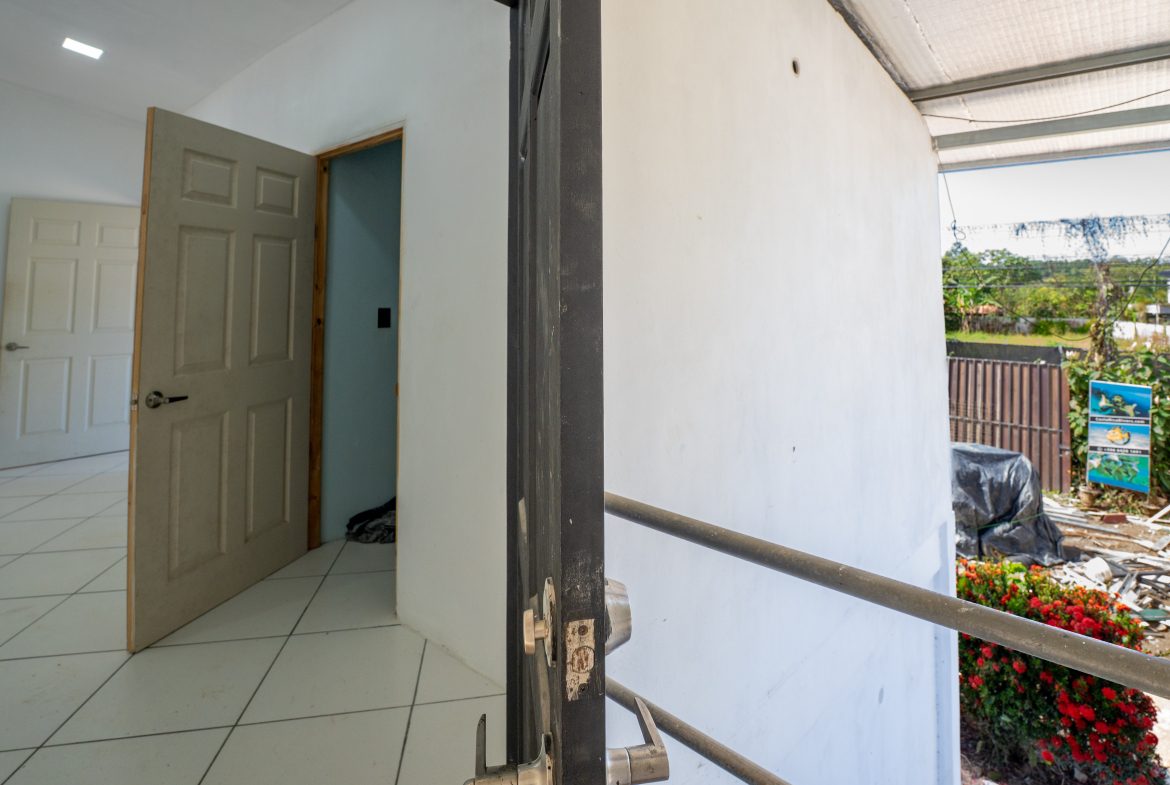 Apartments within Walking Distance to the Beach In Uvita – 0.21 Acres
