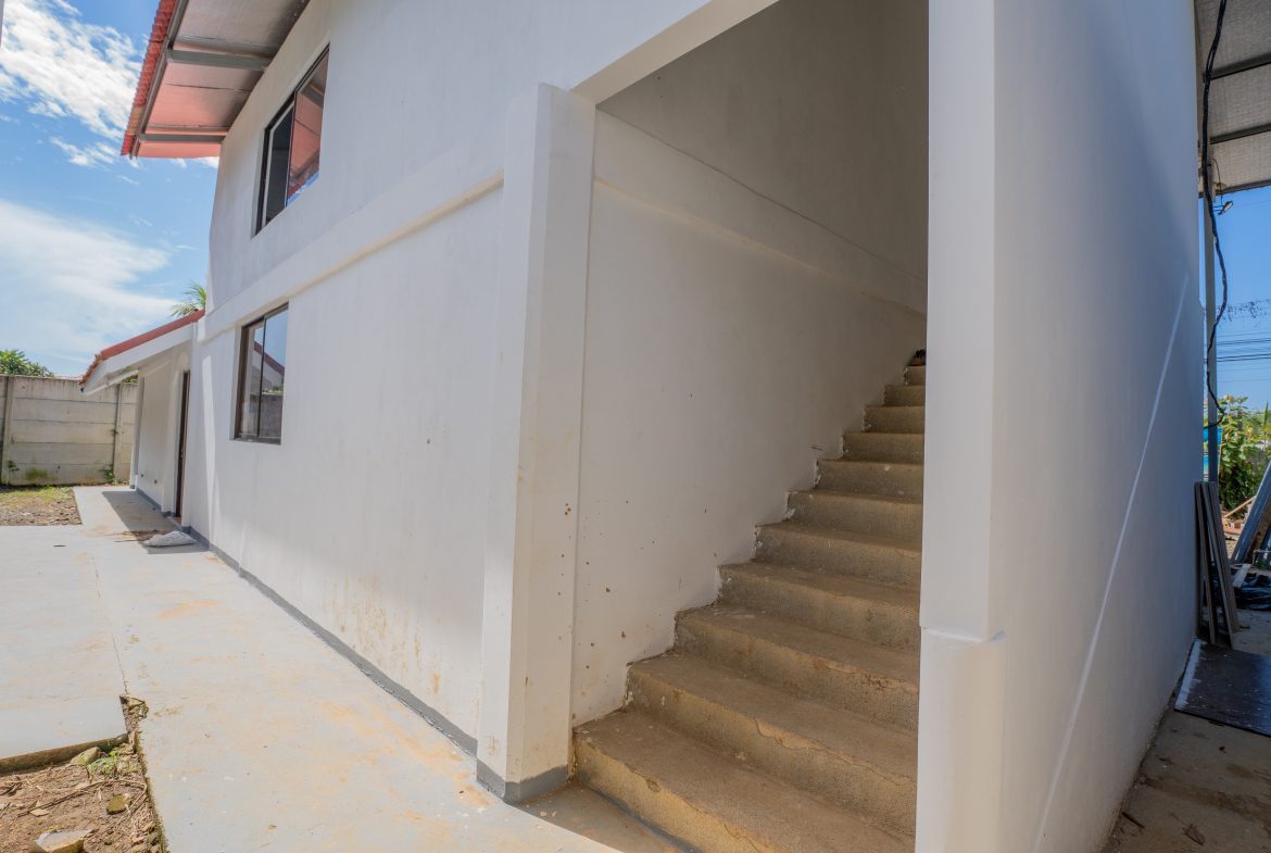 Apartments within Walking Distance to the Beach In Uvita – 0.21 Acres