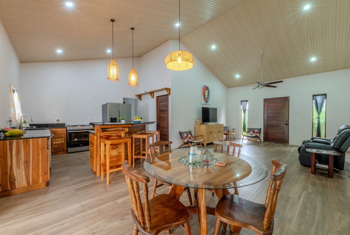 PROPERTY WITH TWO BEDROOMS IN A GATED ENTRANCE, IN QUEPOS – 0.083 ACRES