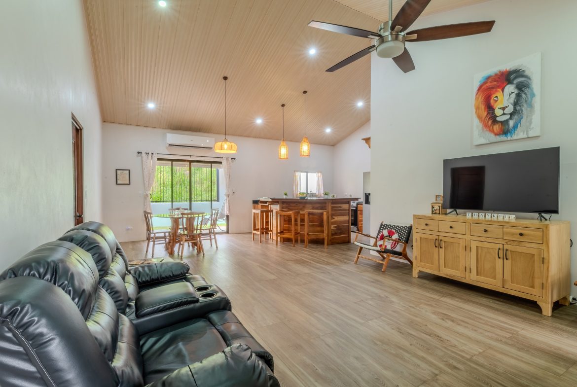 PROPERTY WITH TWO BEDROOMS IN A GATED ENTRANCE, IN QUEPOS – 0.083 ACRES, Uvita, Costa Rica — photo 7