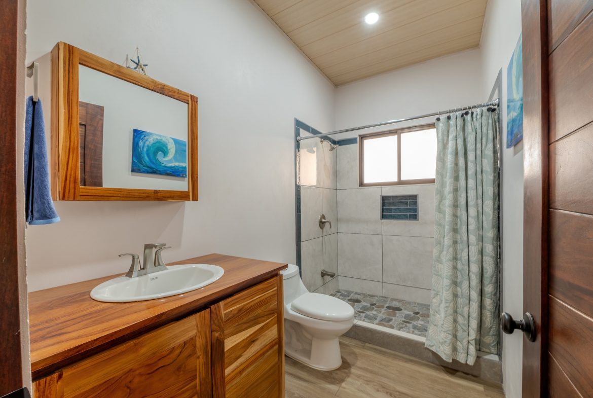 PROPERTY WITH TWO BEDROOMS IN A GATED ENTRANCE, IN QUEPOS – 0.083 ACRES