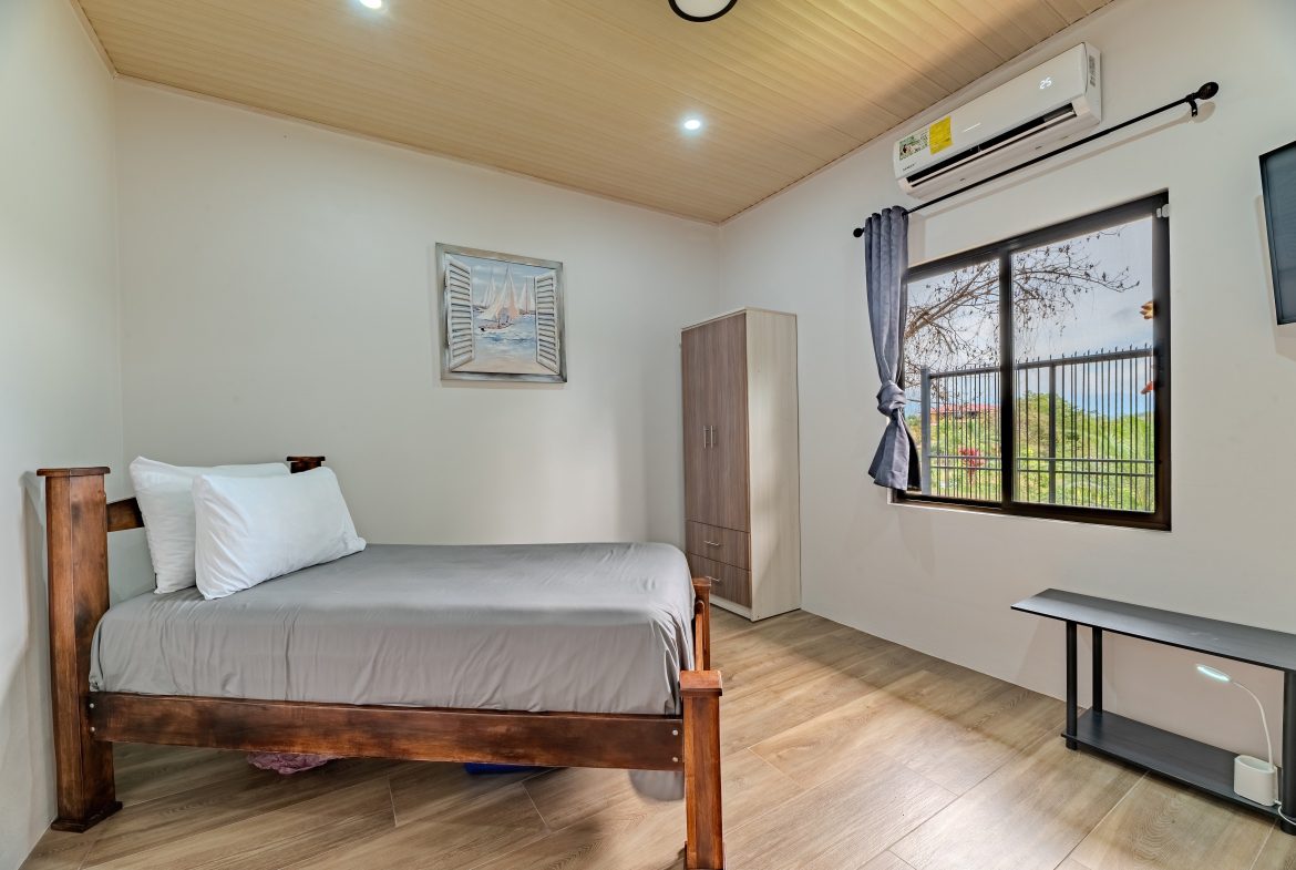PROPERTY WITH TWO BEDROOMS IN A GATED ENTRANCE, IN QUEPOS – 0.083 ACRES