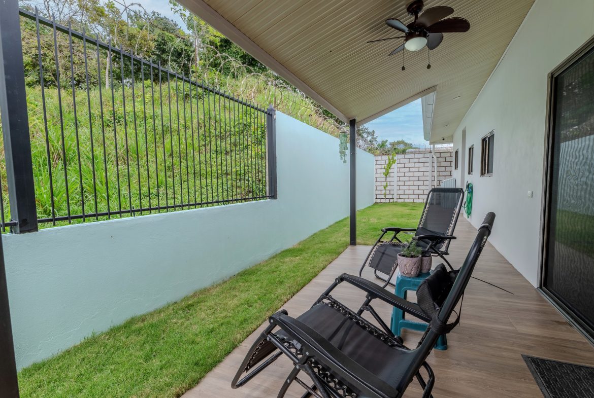 PROPERTY WITH TWO BEDROOMS IN A GATED ENTRANCE, IN QUEPOS – 0.083 ACRES