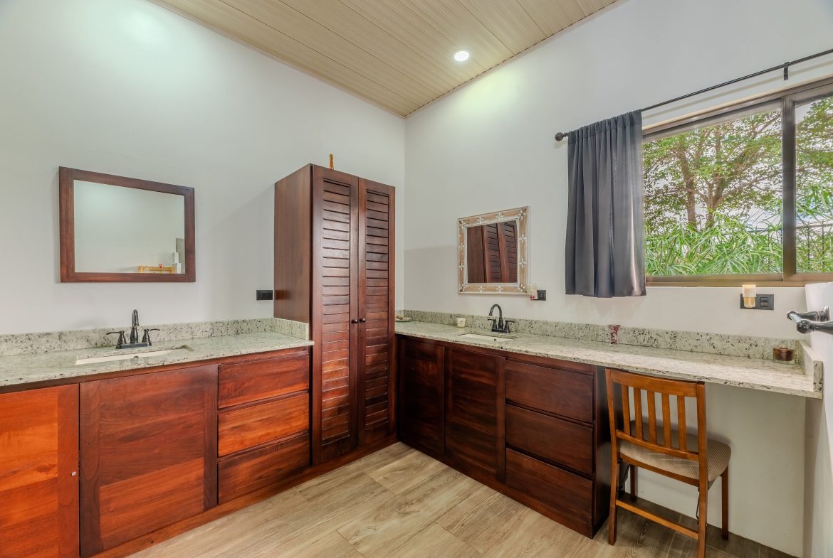 PROPERTY WITH TWO BEDROOMS IN A GATED ENTRANCE, IN QUEPOS – 0.083 ACRES