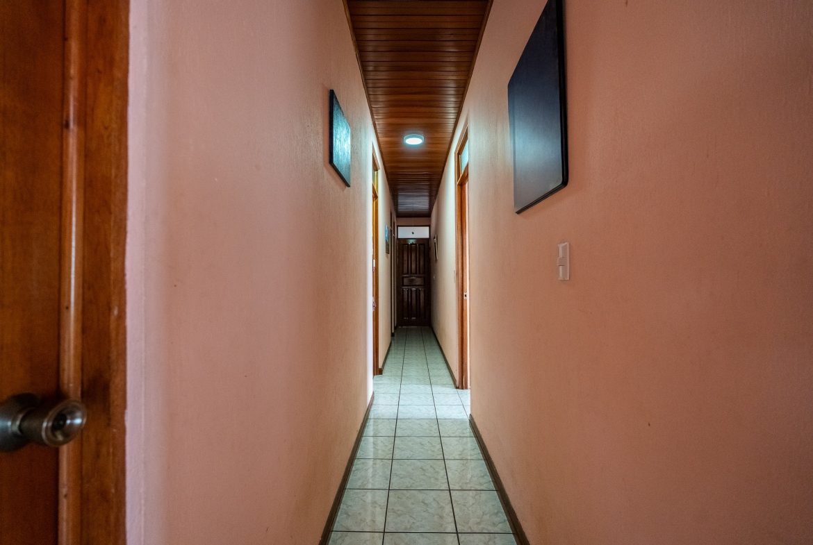 PROPERTY MULTI FAMILY WITH FIVE BEDROOMS, IN PEREZ ZELEDON – 0.26 ACRES