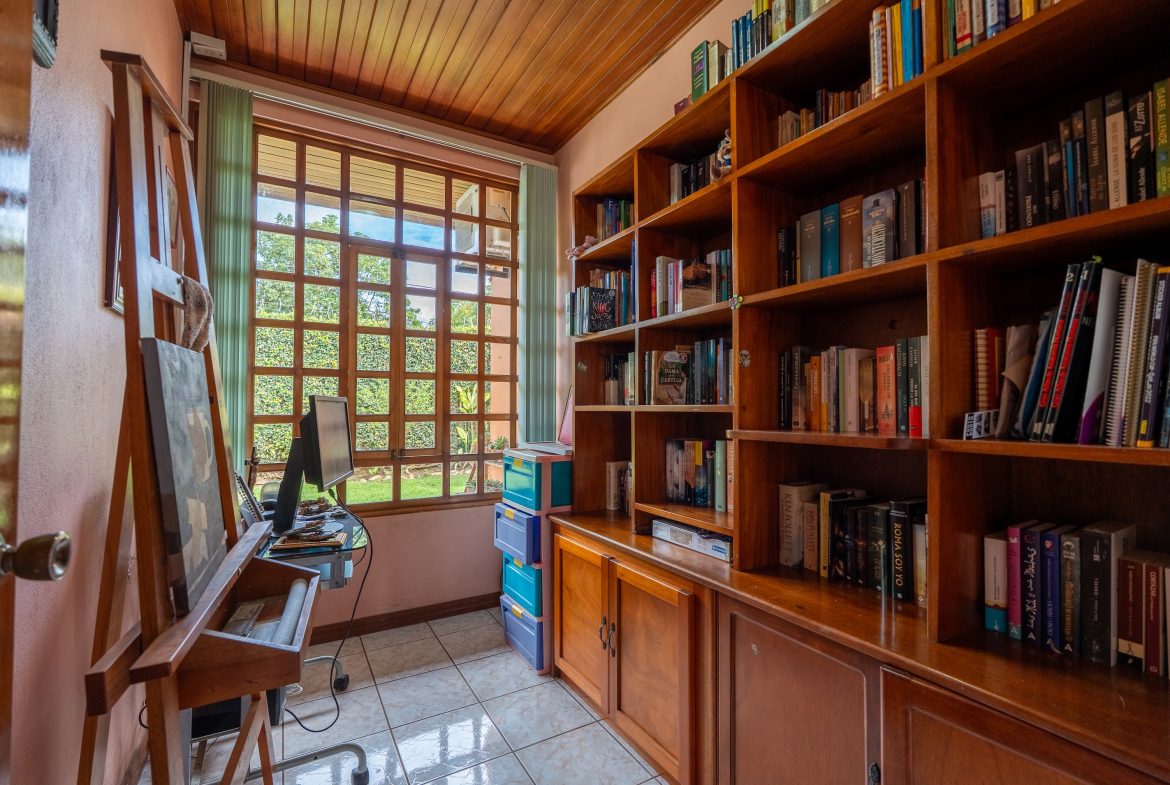 PROPERTY MULTI FAMILY WITH FIVE BEDROOMS, IN PEREZ ZELEDON – 0.26 ACRES