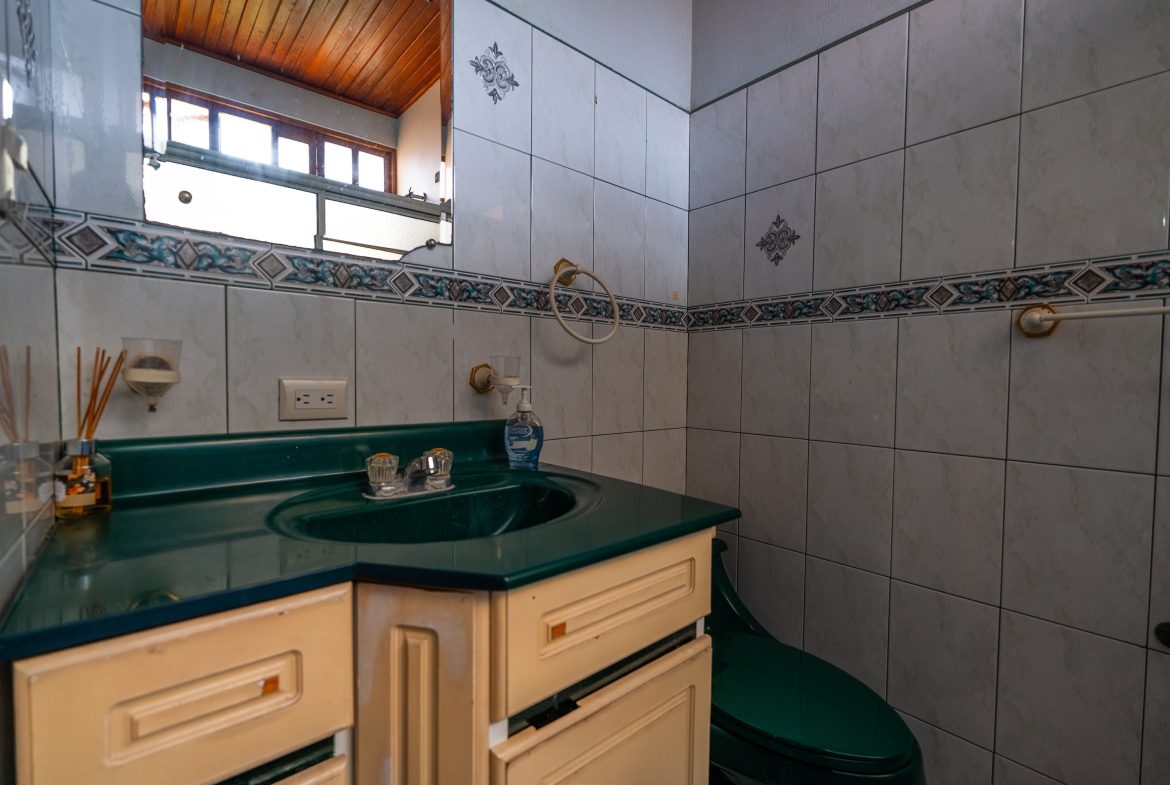 PROPERTY MULTI FAMILY WITH FIVE BEDROOMS, IN PEREZ ZELEDON – 0.26 ACRES