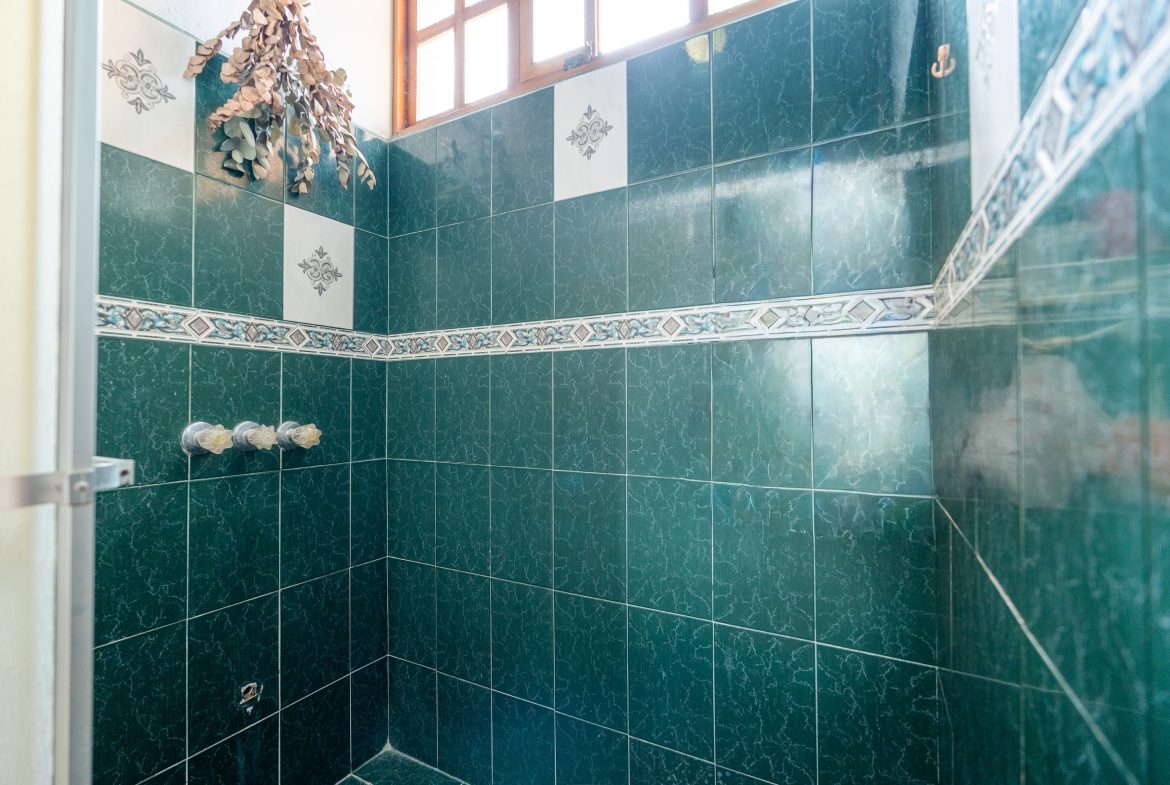 PROPERTY MULTI FAMILY WITH FIVE BEDROOMS, IN PEREZ ZELEDON – 0.26 ACRES