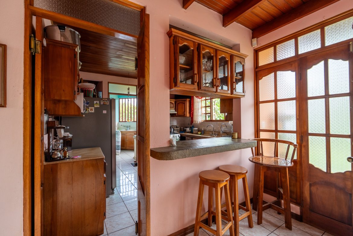 PROPERTY MULTI FAMILY WITH FIVE BEDROOMS, IN PEREZ ZELEDON – 0.26 ACRES