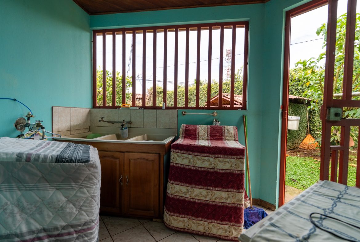 PROPERTY MULTI FAMILY WITH FIVE BEDROOMS, IN PEREZ ZELEDON – 0.26 ACRES
