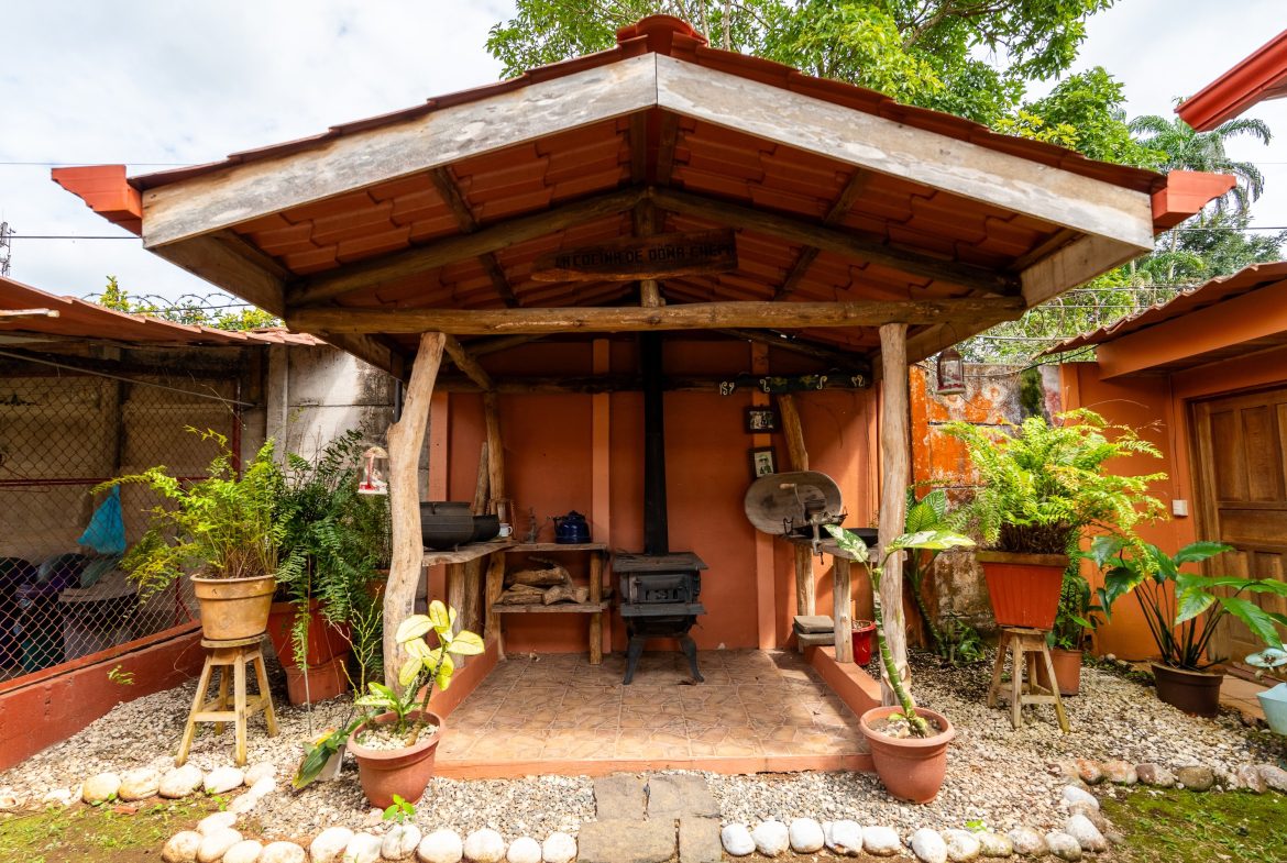PROPERTY MULTI FAMILY WITH FIVE BEDROOMS, IN PEREZ ZELEDON – 0.26 ACRES