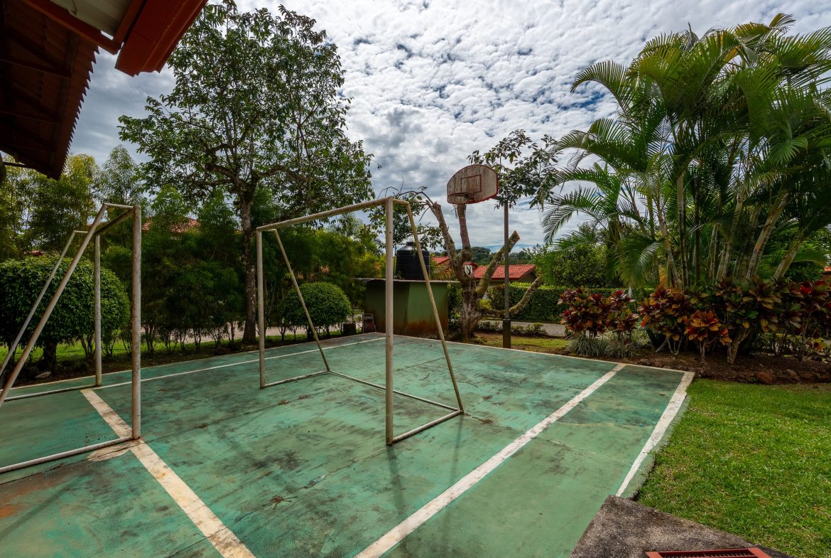 PROPERTY MULTI FAMILY WITH FIVE BEDROOMS, IN PEREZ ZELEDON – 0.26 ACRES