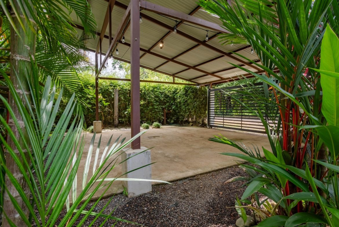 CASA JARDIN PROPERTY WITH TWO BEDROOMS, IN BAHIA BALLENA – 0.12 ACRES
