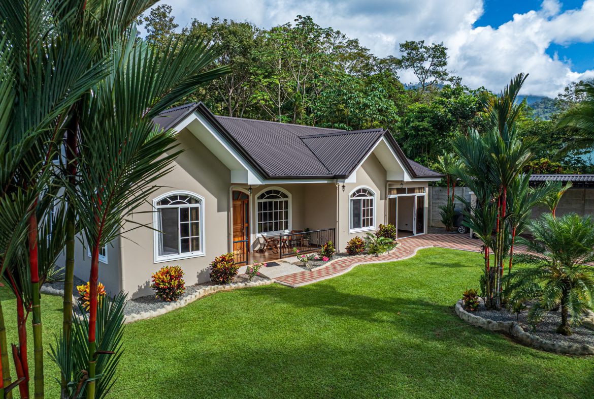 BEAUTIFUL PROPERTY WITH FIVE BEDROOMS, IN LOS LAURELES  STREET UVITA – 0.23 ACRES, Uvita, Costa Rica — photo 4