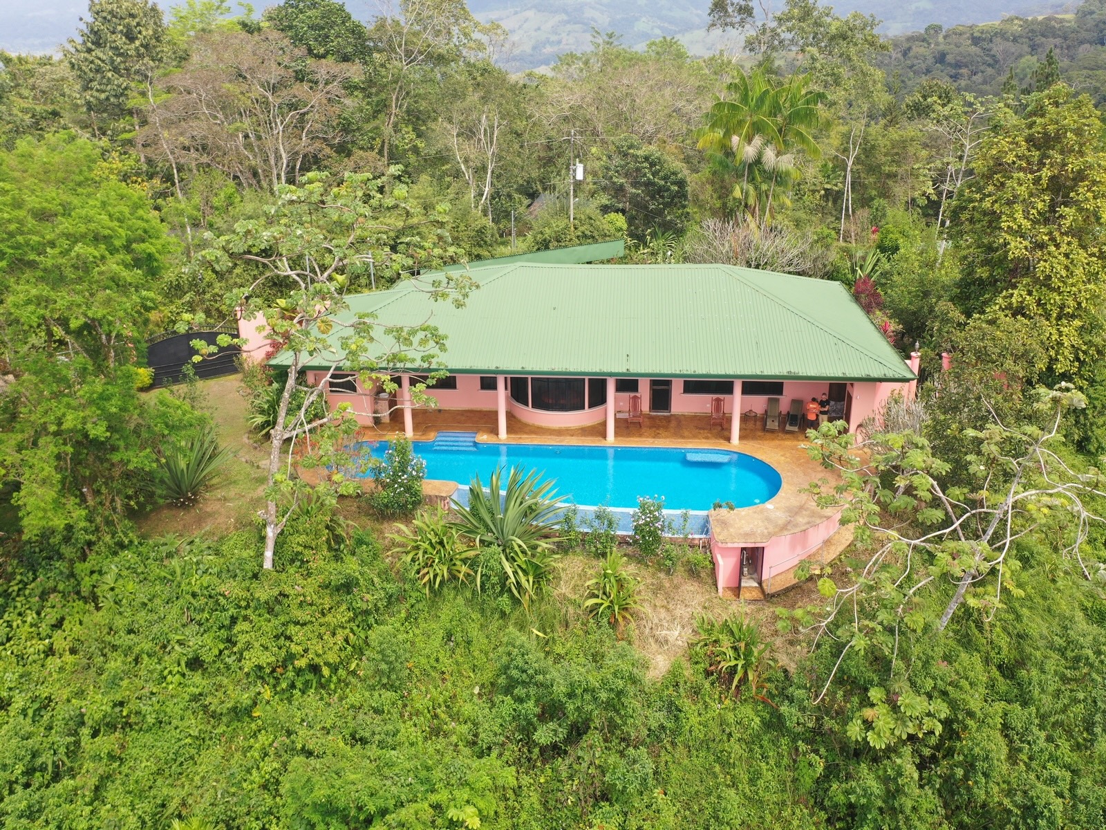 MOUNTAIN PROPERTY WITH A GUEST HOUSE, IN PLATANILLO – 5.2 ACRES