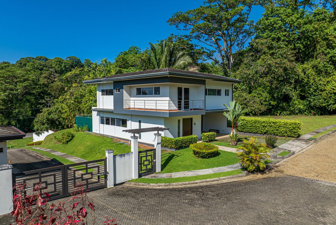 PROPERTY WITH TWO BEDROOM IN A GATED COMMUNITY, IN PLAYA HERMOSA – 0.076 ACRES, Uvita, Costa Rica — photo 3