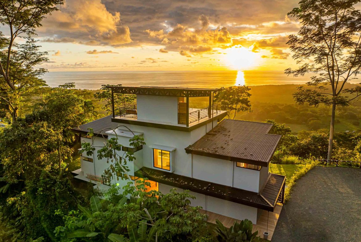 PROPERTY WITH FOUR BEDROOM AND SUNSET VIEWS SURROUNDED IN OF THE NATURE, IN HATILLO – 1.42 ACRES, Uvita, Costa Rica — photo 2