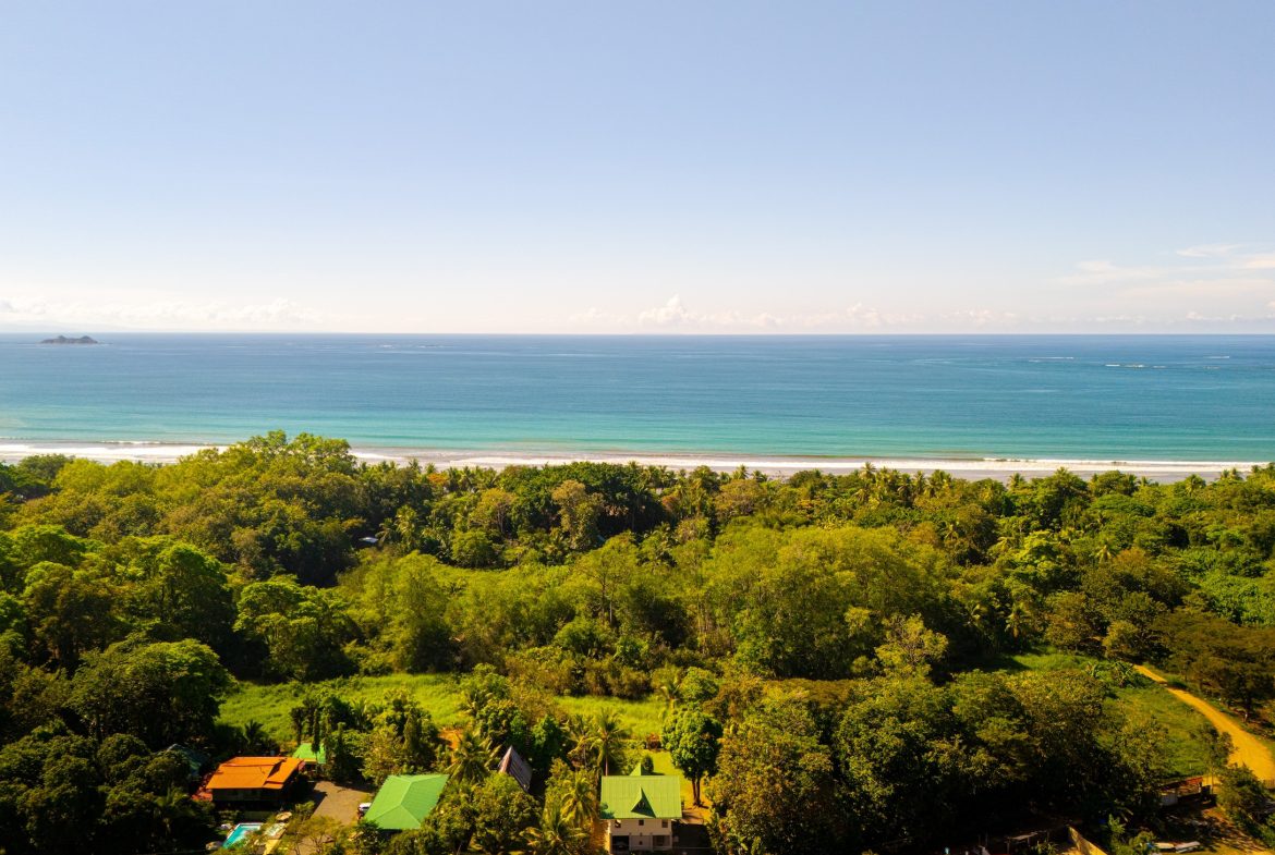 CASA BRISA TWO FLOOR PROPERTY WITH BEAUTIFUL VIEWS OF THE GARDEN, IN BAHIA BALLENA – 0.27 ACRES