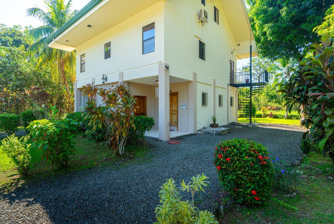 CASA BRISA TWO FLOOR PROPERTY WITH BEAUTIFUL VIEWS OF THE GARDEN, IN BAHIA BALLENA – 0.27 ACRES, Uvita, Costa Rica — photo 6