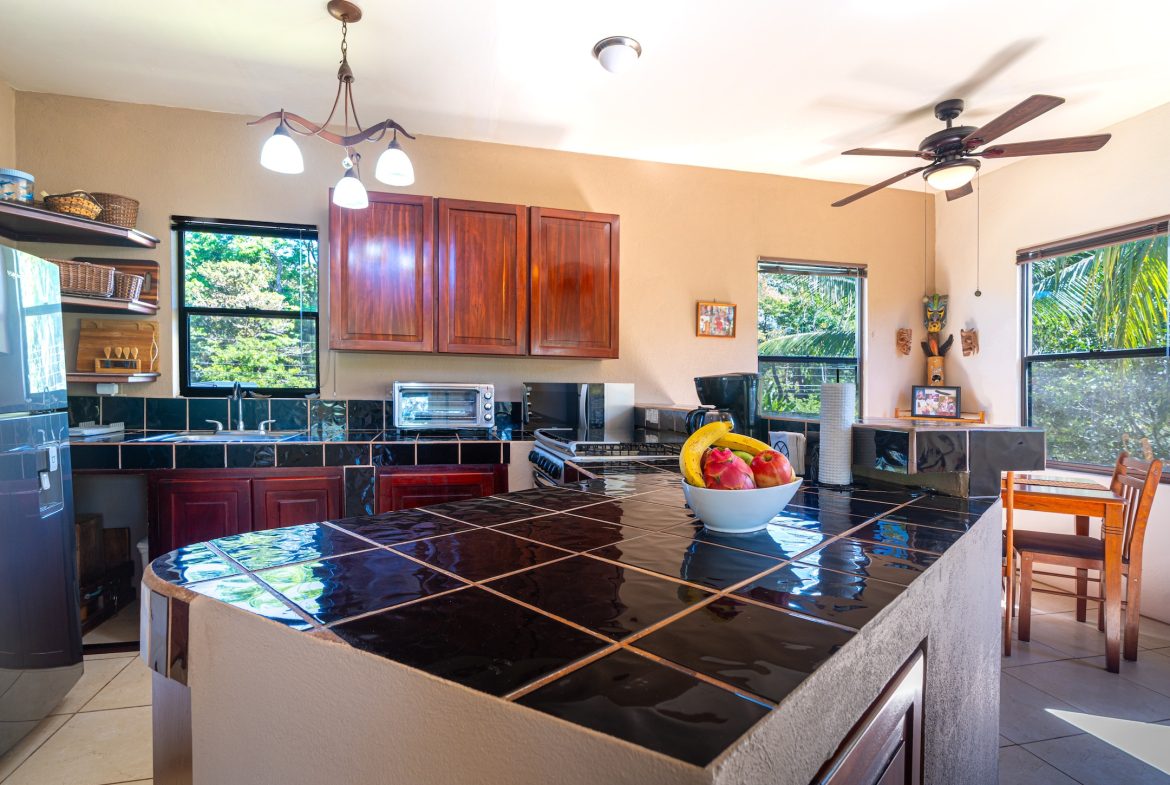 CASA BRISA TWO FLOOR PROPERTY WITH BEAUTIFUL VIEWS OF THE GARDEN, IN BAHIA BALLENA – 0.27 ACRES