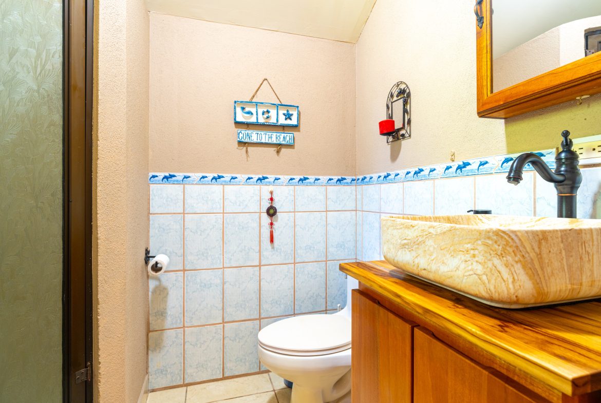 CASA BRISA TWO FLOOR PROPERTY WITH BEAUTIFUL VIEWS OF THE GARDEN, IN BAHIA BALLENA – 0.27 ACRES