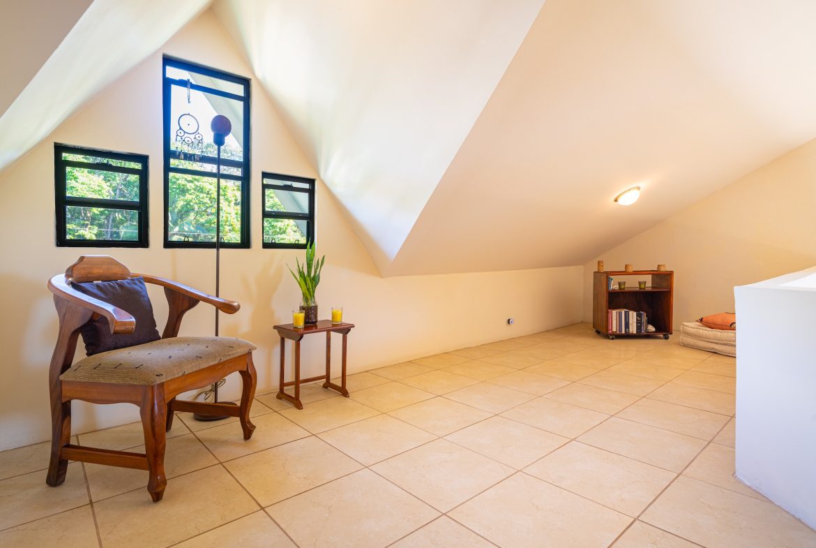 CASA BRISA TWO FLOOR PROPERTY WITH BEAUTIFUL VIEWS OF THE GARDEN, IN BAHIA BALLENA – 0.27 ACRES