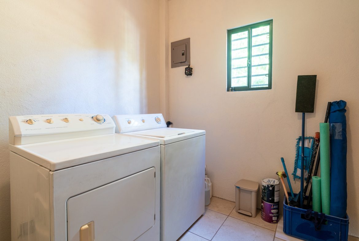 CASA BRISA TWO FLOOR PROPERTY WITH BEAUTIFUL VIEWS OF THE GARDEN, IN BAHIA BALLENA – 0.27 ACRES