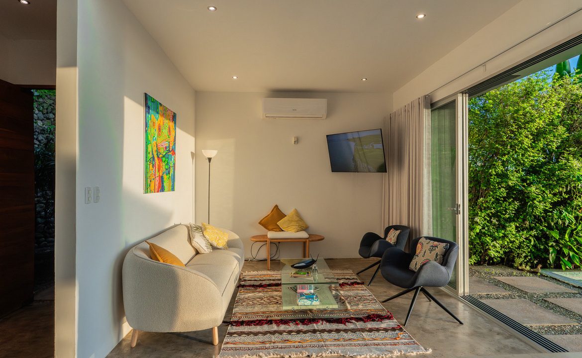 PROPERTY WITH THREE BEDROOM WITH BALCONY AND PANORAMIC VIEWS OF THE OCEAN AND SUNRISE, IN DOMINICAL AYACUCHO – 0.3 ACRES