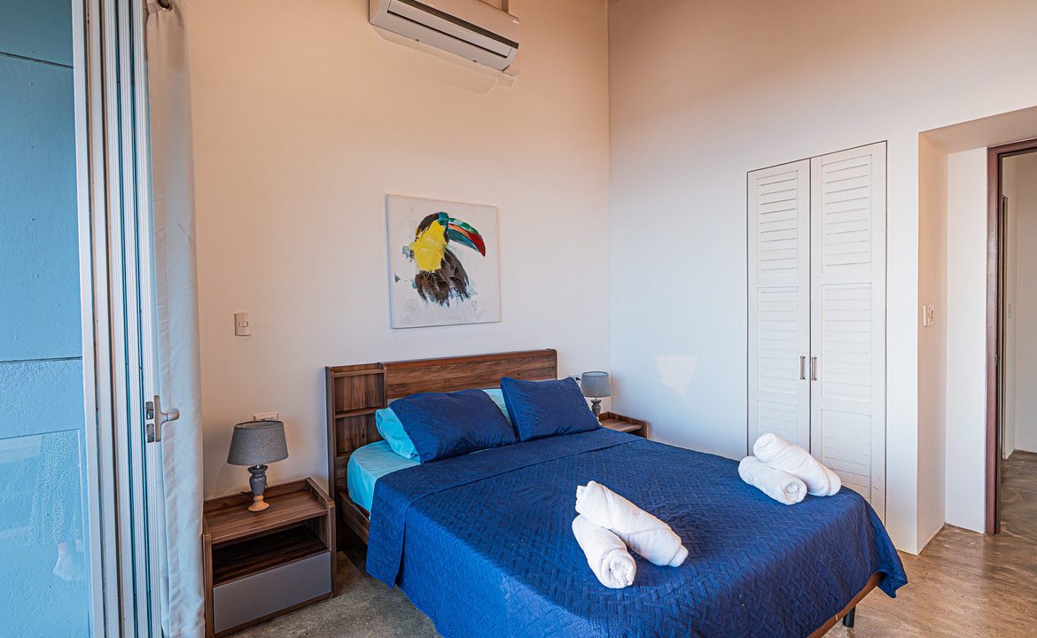 PROPERTY WITH THREE BEDROOM WITH BALCONY AND PANORAMIC VIEWS OF THE OCEAN AND SUNRISE, IN DOMINICAL AYACUCHO – 0.3 ACRES
