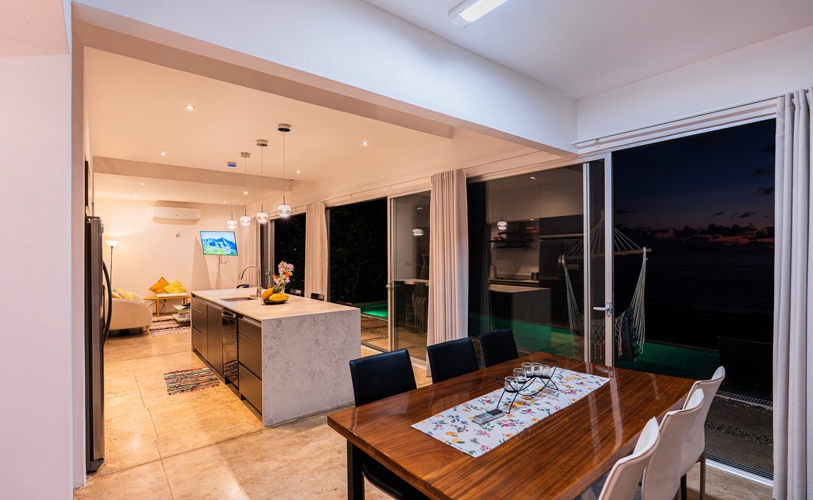 PROPERTY WITH THREE BEDROOM WITH BALCONY AND PANORAMIC VIEWS OF THE OCEAN AND SUNRISE, IN DOMINICAL AYACUCHO – 0.3 ACRES