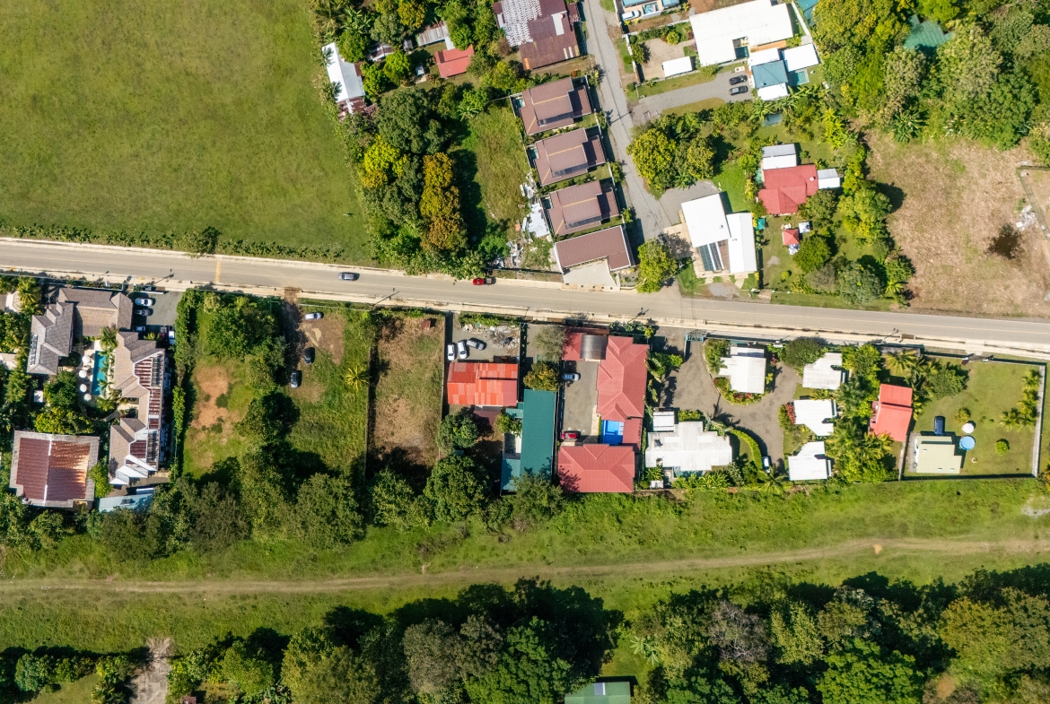 Apartments within Walking Distance to the Beach In Uvita – 0.21 Acres
