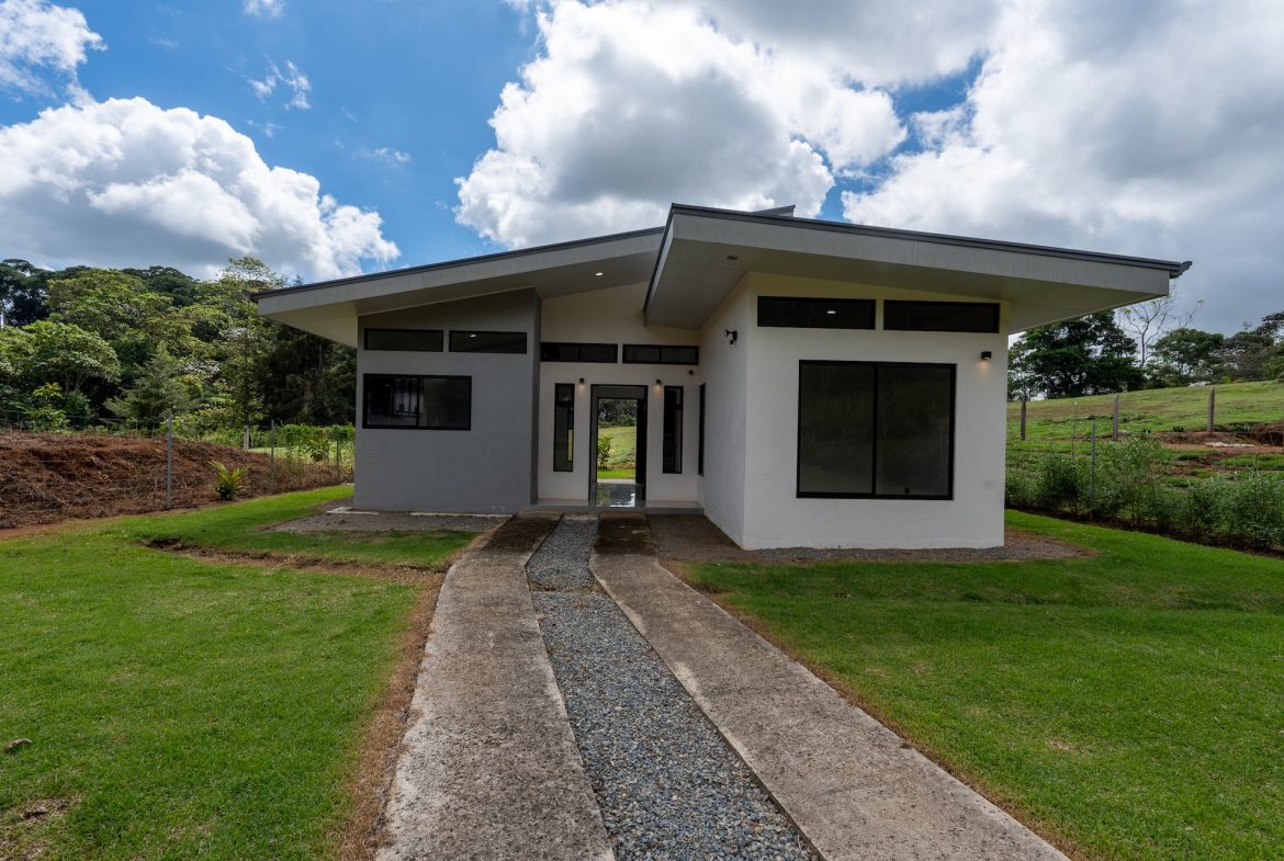 PROPERTY WITH TWO BEDROOM WITH GARDEN VIEWS, IN PEREZ ZELEDON – 0.12 ACRES, Uvita, Costa Rica — photo 4