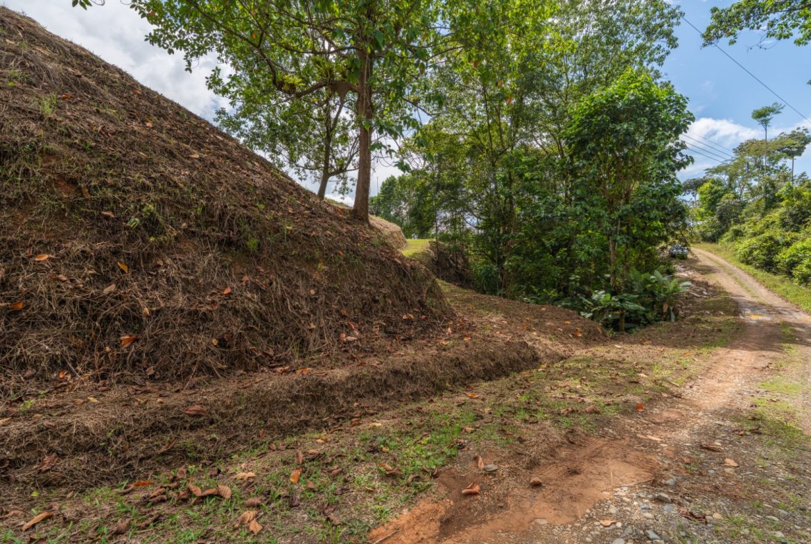 BUILDING PROPERTY WITH PARTIAL OCEAN VIEWS, IN OJOCHAL – 3.12 ACRES