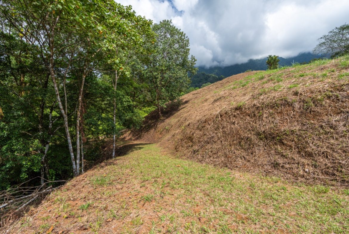 BUILDING PROPERTY WITH PARTIAL OCEAN VIEWS, IN OJOCHAL – 3.12 ACRES