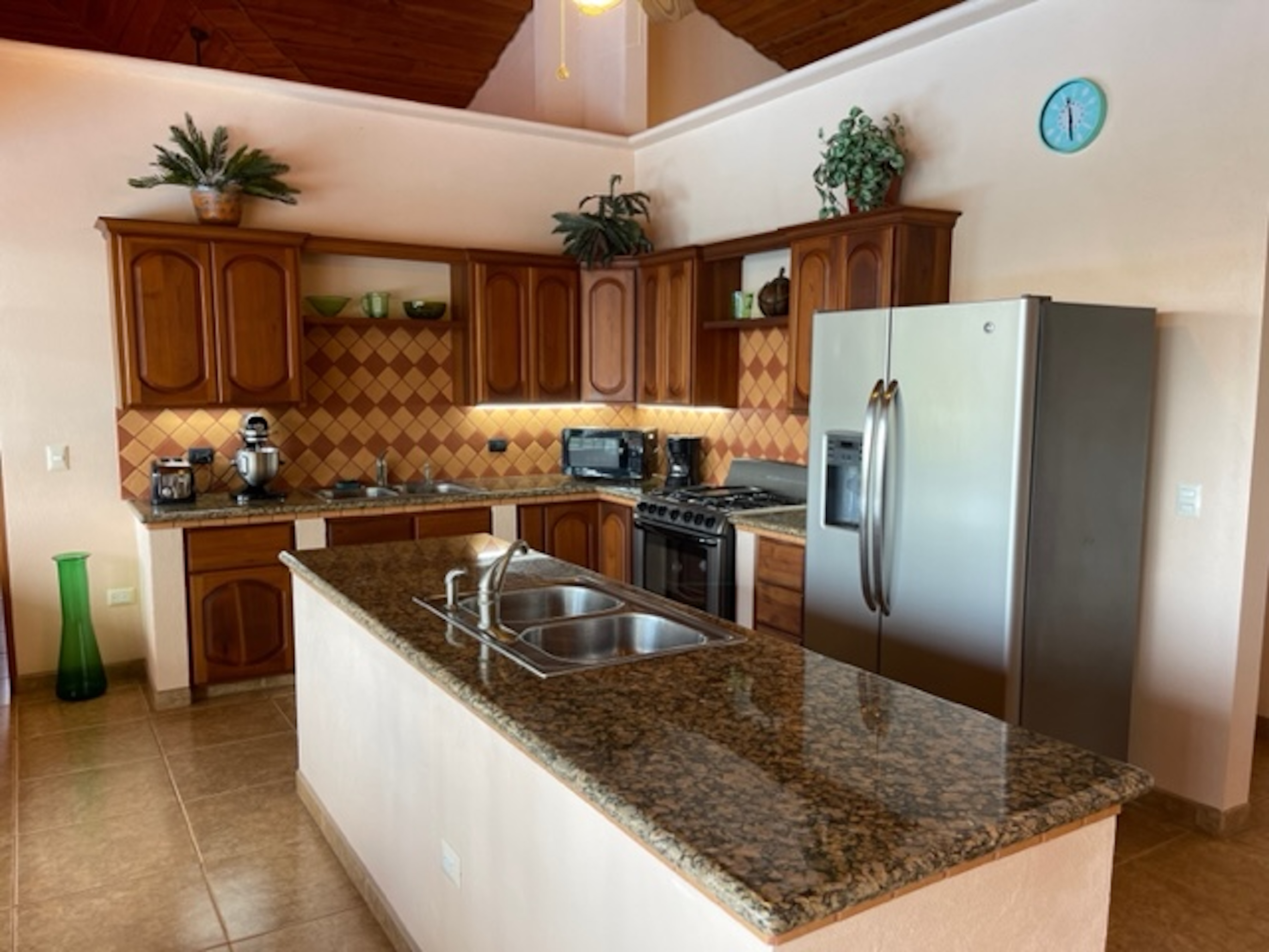 MOUNTAIN PROPERTY WITH A GUEST HOUSE, IN PLATANILLO – 5.2 ACRES