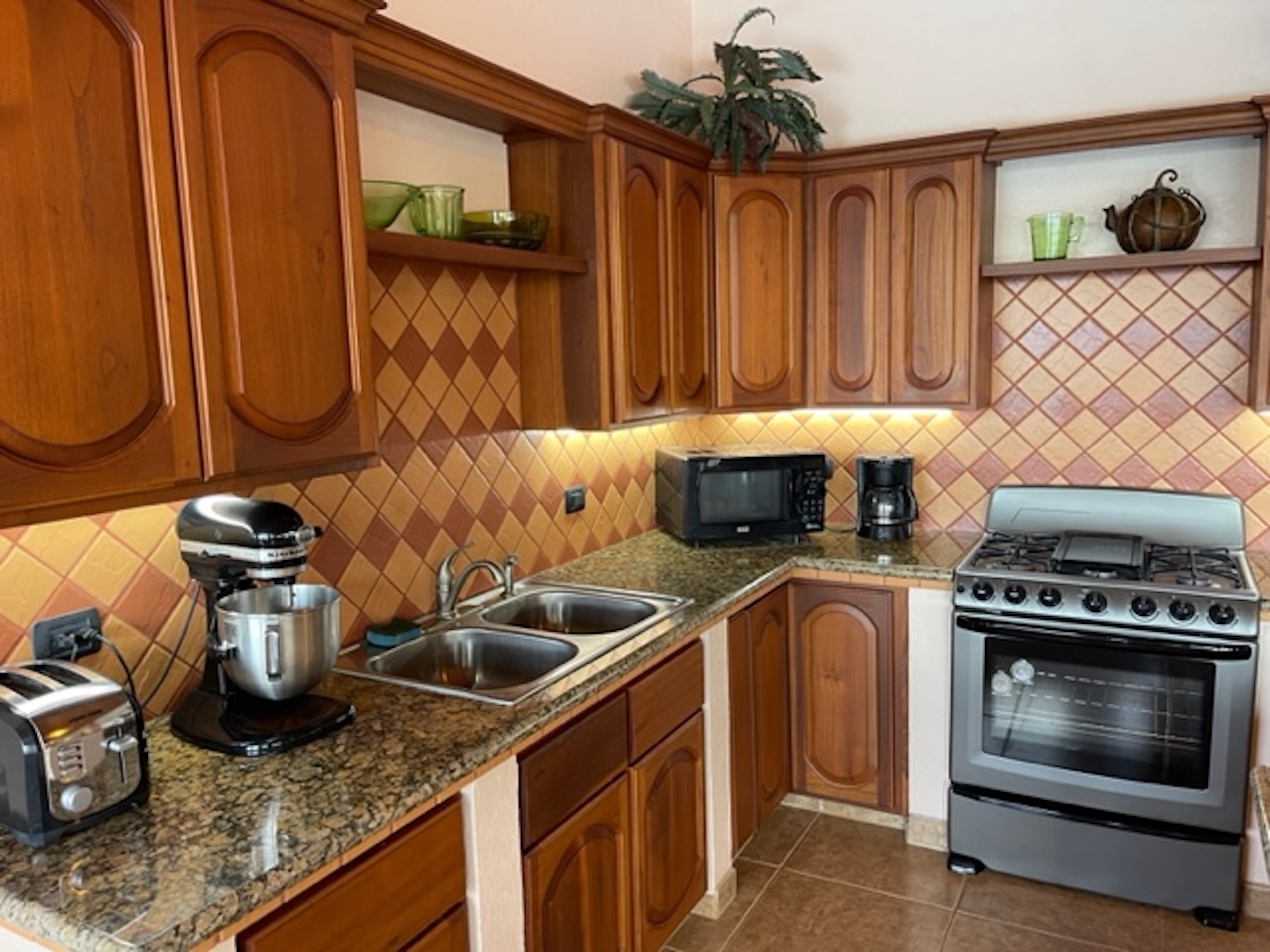 MOUNTAIN PROPERTY WITH A GUEST HOUSE, IN PLATANILLO – 5.2 ACRES