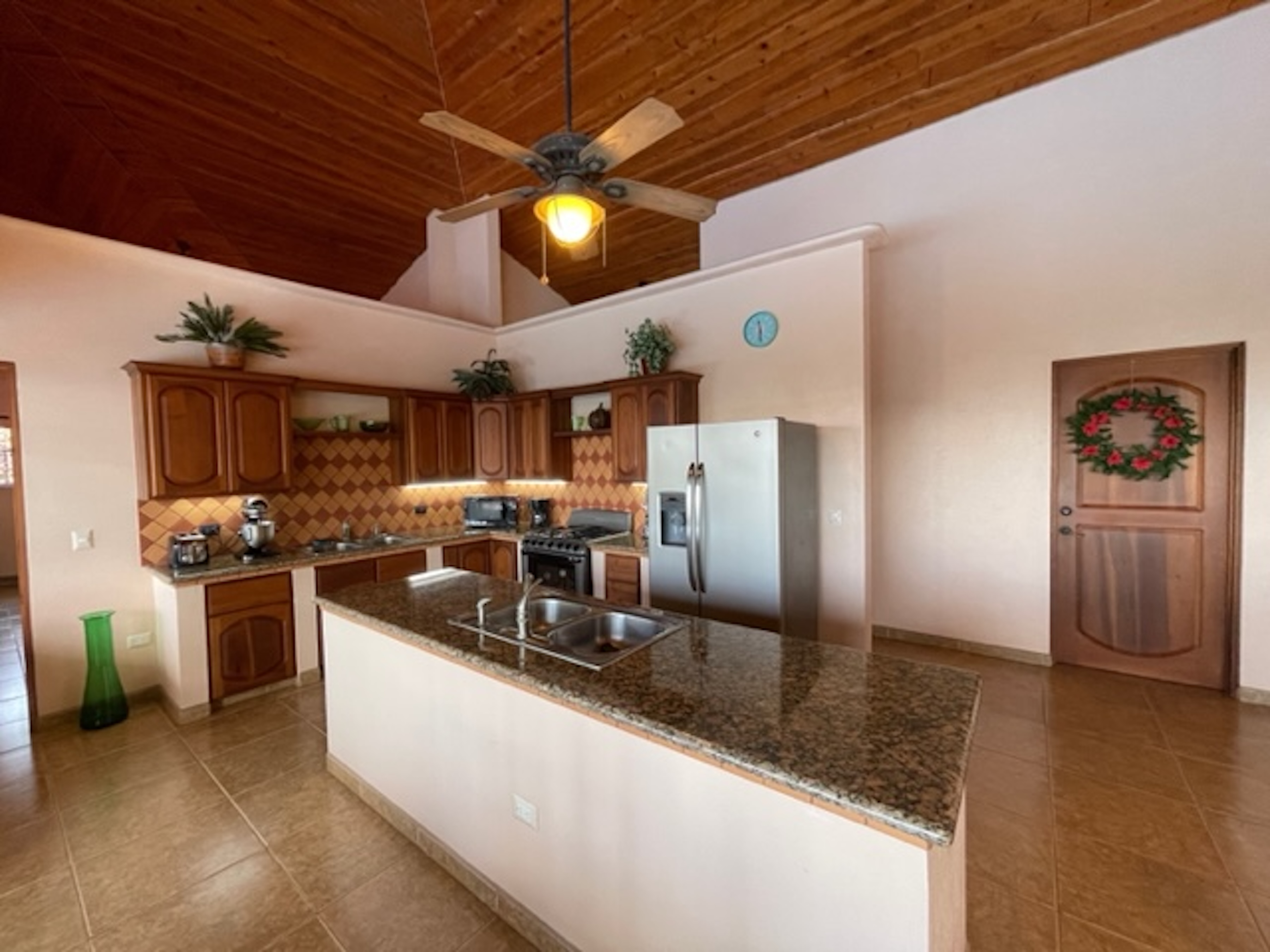 MOUNTAIN PROPERTY WITH A GUEST HOUSE, IN PLATANILLO – 5.2 ACRES