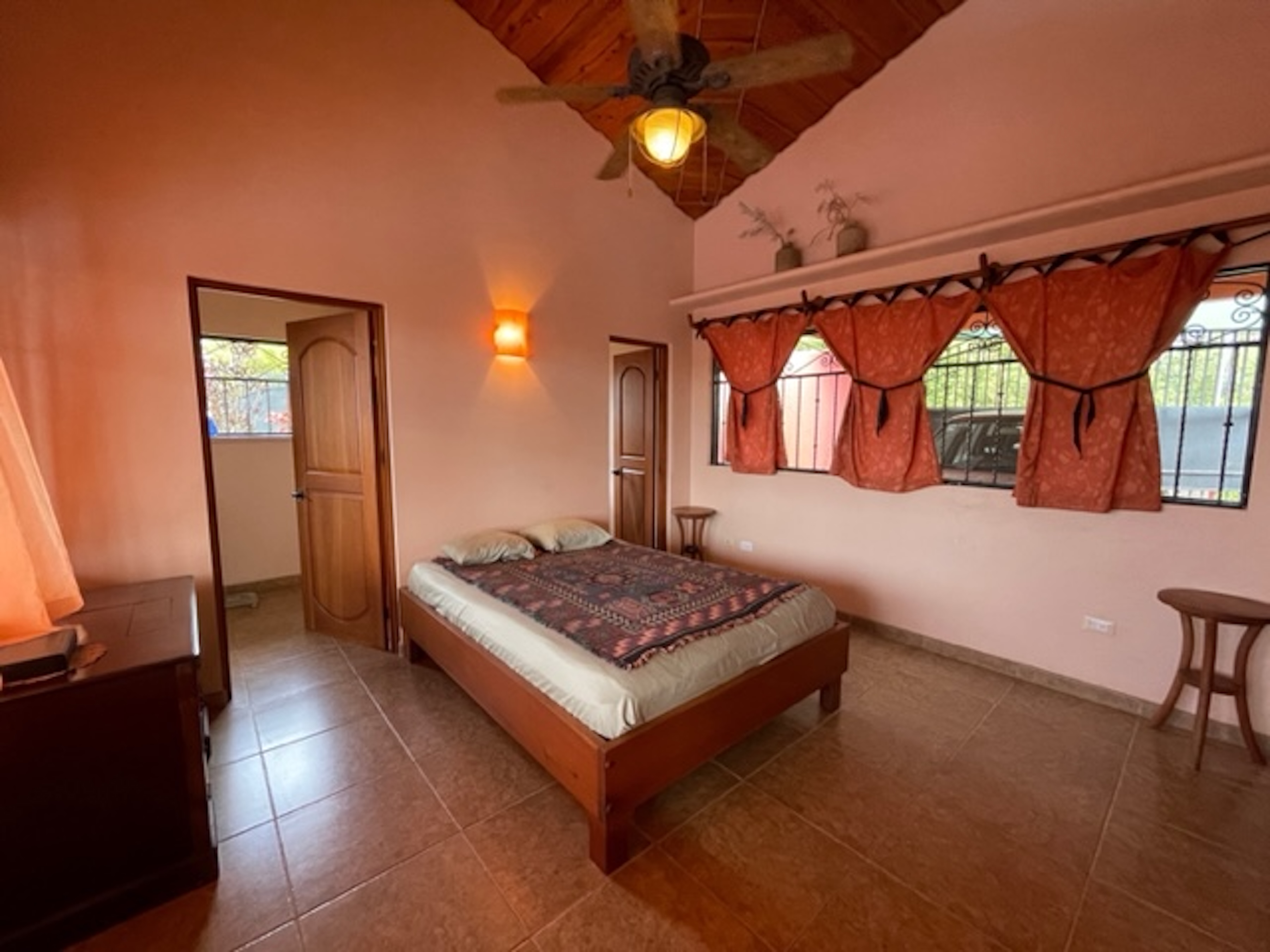 MOUNTAIN PROPERTY WITH A GUEST HOUSE, IN PLATANILLO – 5.2 ACRES