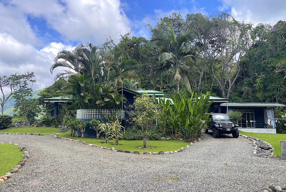 CASA TORTUGA – LAGUNAS OCEAN, MOUNTAIN, AND SUNSET VIEW HOME