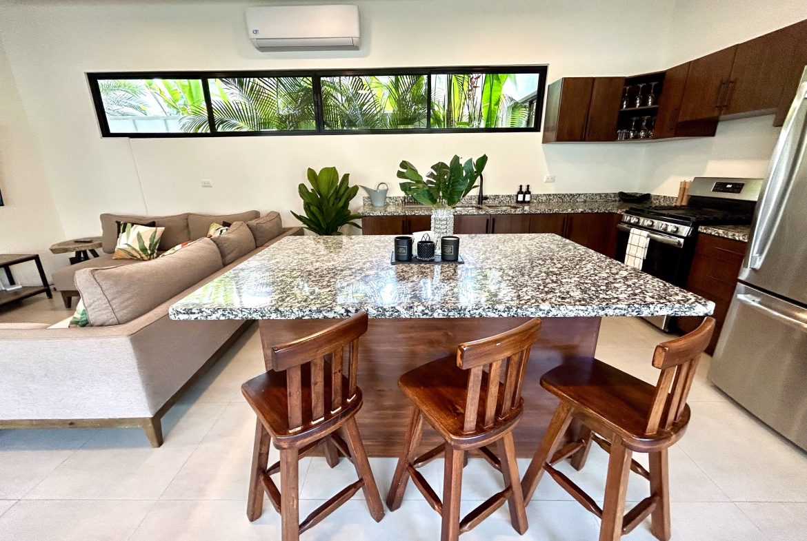 PROPERTY WITH TWO BEDROOM, NEAR TO EVERYTHING, IN UVITA – 0.095 ACRES