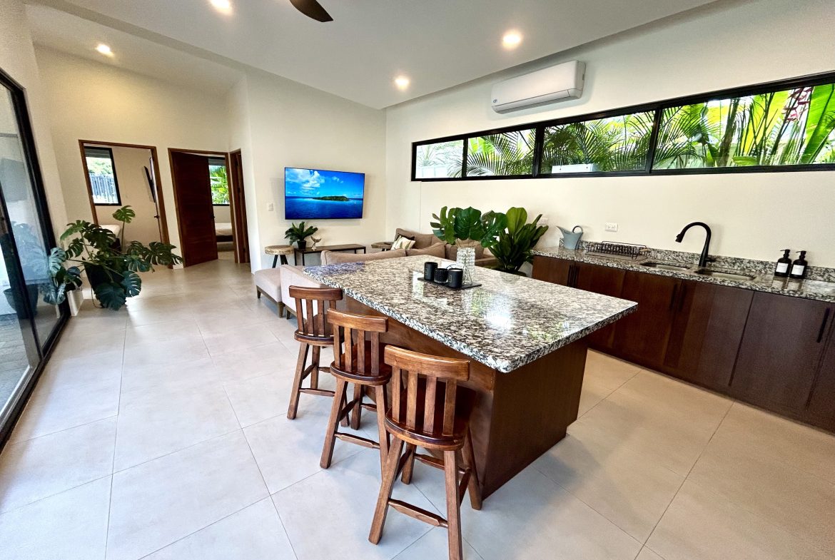 PROPERTY WITH TWO BEDROOM, NEAR TO EVERYTHING, IN UVITA – 0.095 ACRES