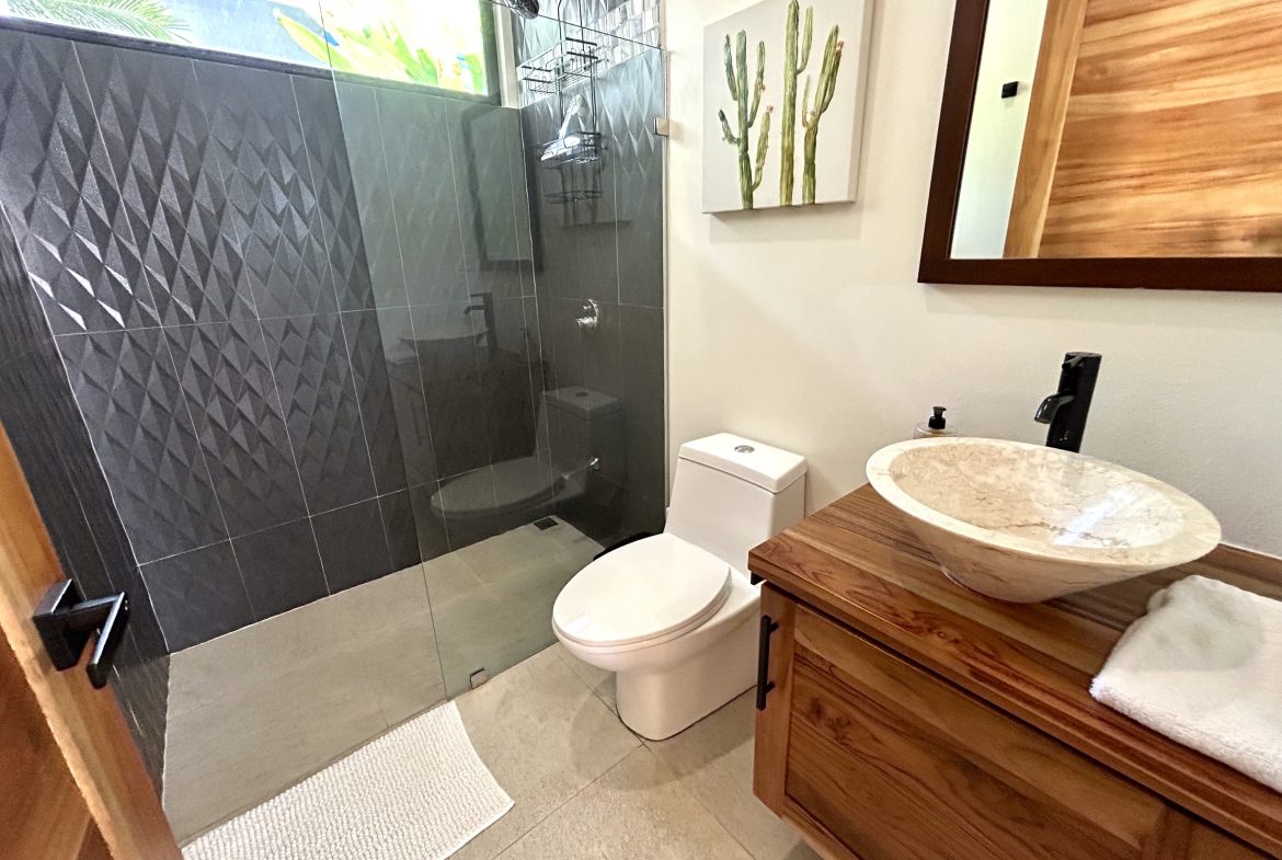 PROPERTY WITH TWO BEDROOM, NEAR TO EVERYTHING, IN UVITA – 0.095 ACRES