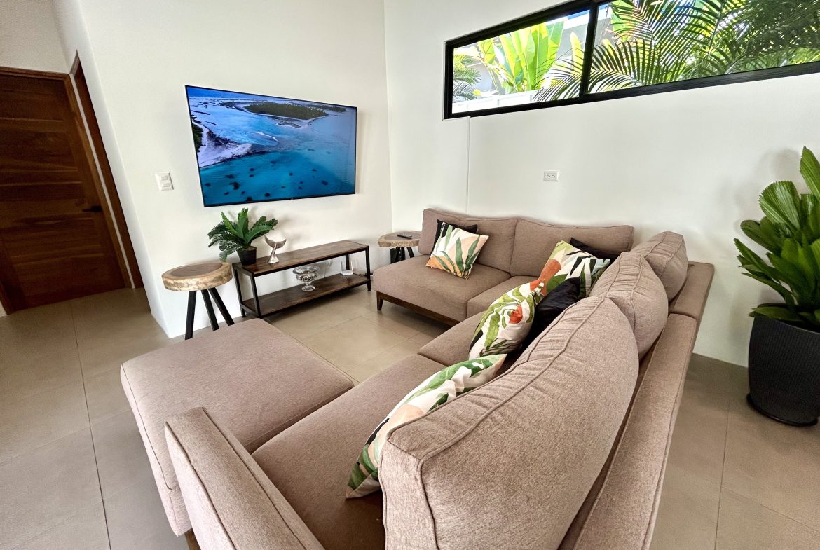 PROPERTY WITH TWO BEDROOM, NEAR TO EVERYTHING, IN UVITA – 0.095 ACRES