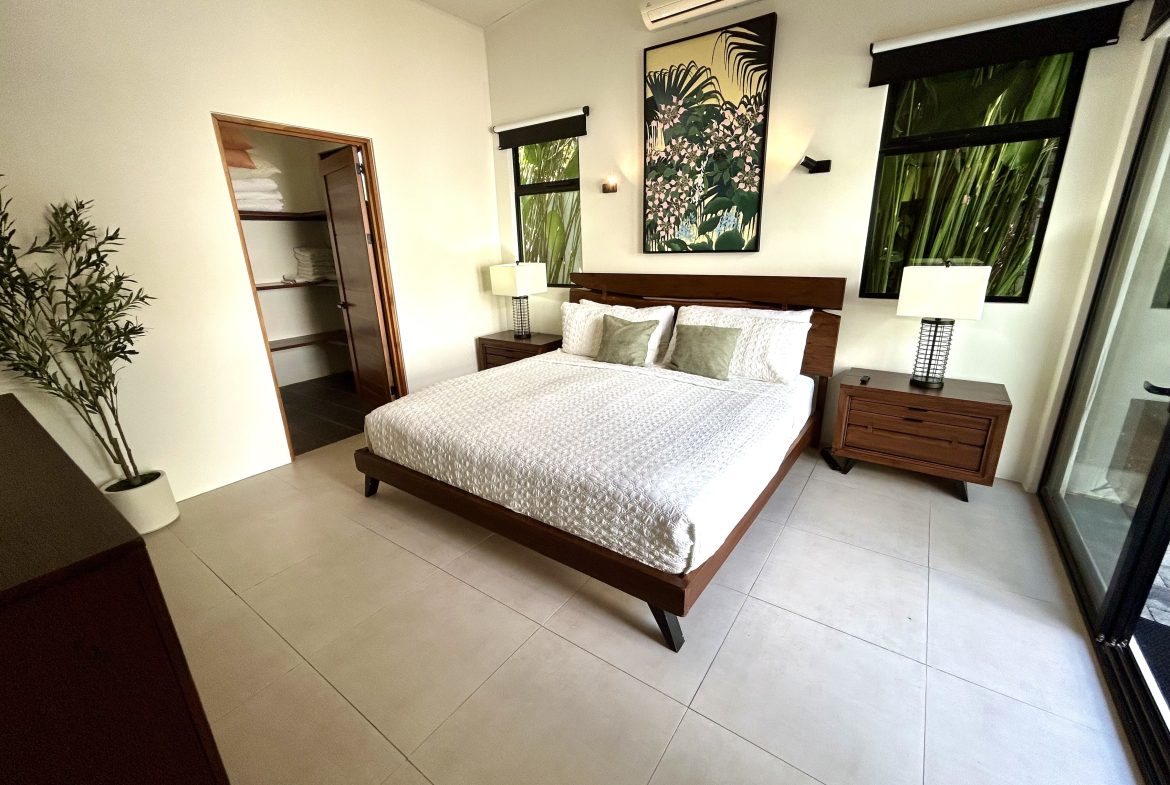 PROPERTY WITH TWO BEDROOM, NEAR TO EVERYTHING, IN UVITA – 0.095 ACRES