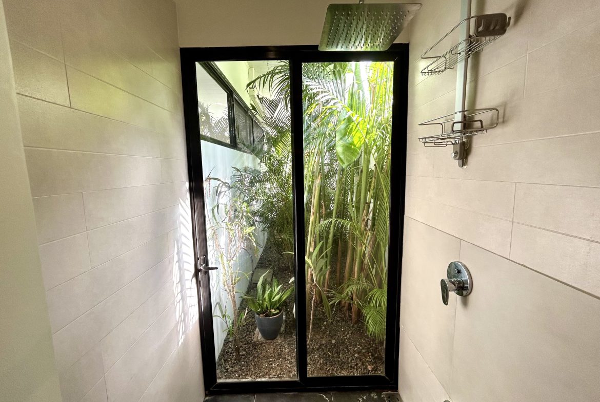 PROPERTY WITH TWO BEDROOM, NEAR TO EVERYTHING, IN UVITA – 0.095 ACRES