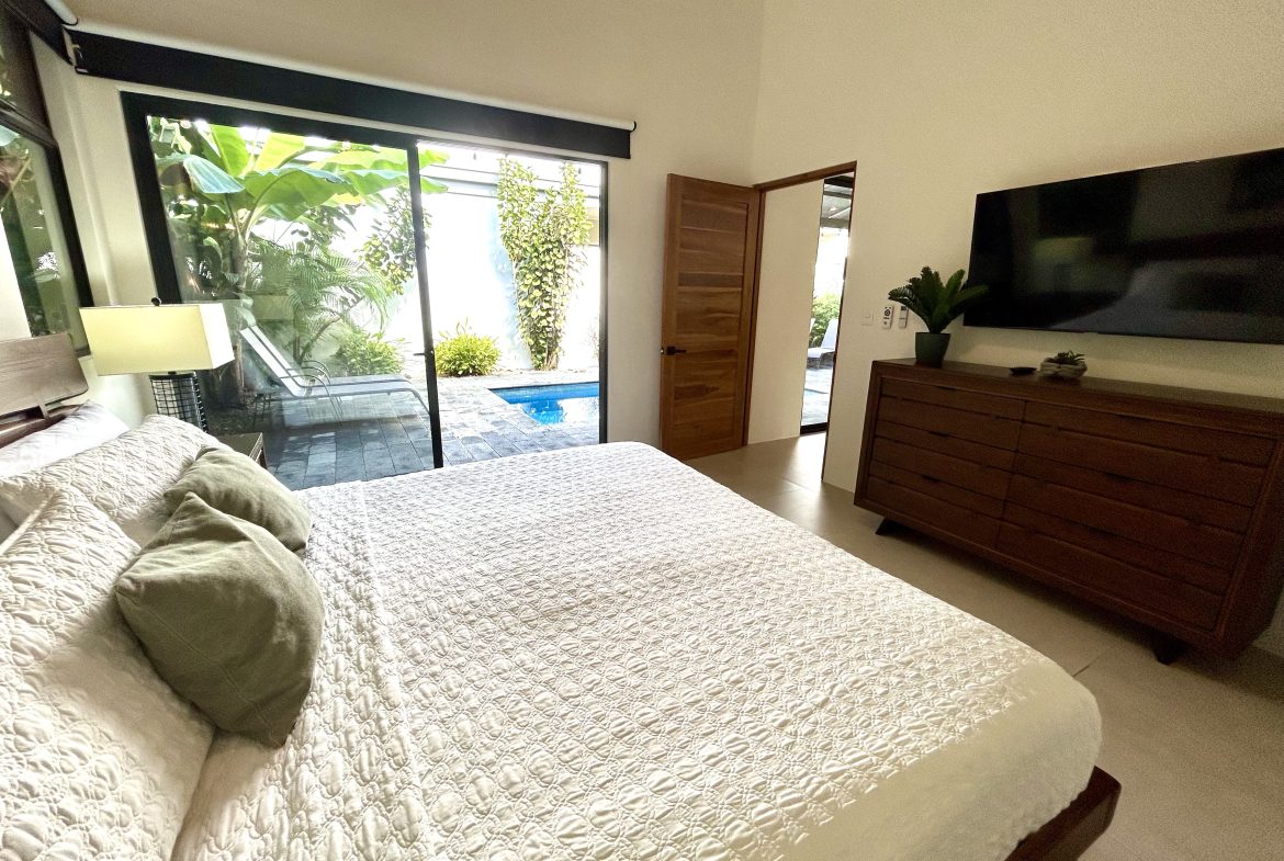 PROPERTY WITH TWO BEDROOM, NEAR TO EVERYTHING, IN UVITA – 0.095 ACRES