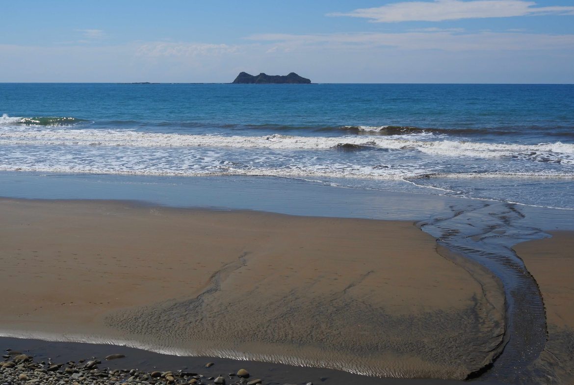 Rare Beachfront Lot Privately Located in Ballena Beach