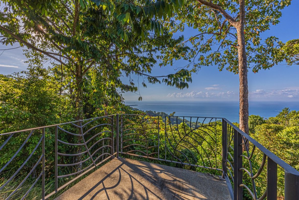 PROPERTY WITH TWO BEDROOM IN A GATED COMMUNITY, IN ESCALERAS COSTA VERDE – 2 ACRES
