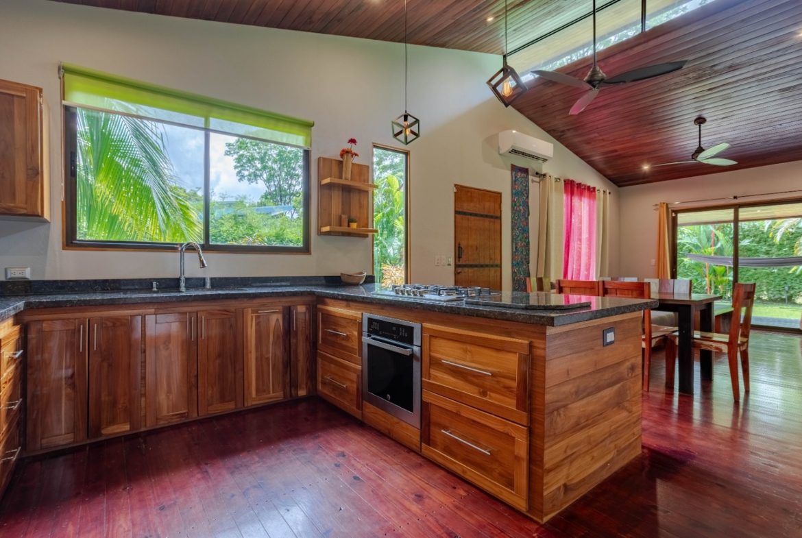 CASA JARDIN PROPERTY WITH TWO BEDROOMS, IN BAHIA BALLENA – 0.12 ACRES